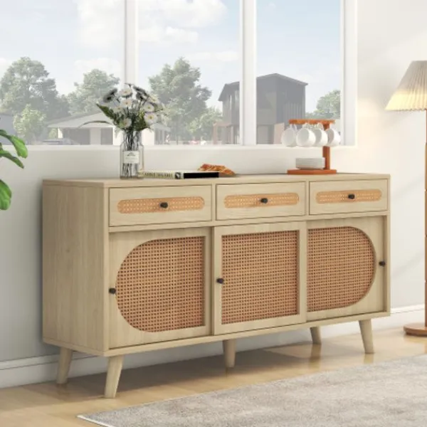 Sideboards>Skänk 140 cm tillverkad av trä med dörrar i PE-rotting, 3 skjutdörrar & 3 lådor, med justerbara hyllor