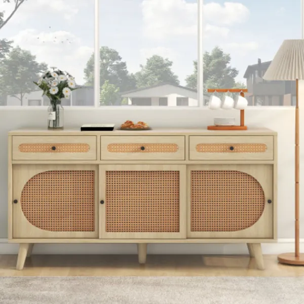 Sideboards>Skänk 140 cm tillverkad av trä med dörrar i PE-rotting, 3 skjutdörrar & 3 lådor, med justerbara hyllor