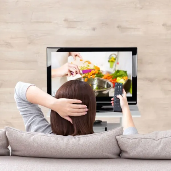 B2X Tv-Bänkar>Vitt tv-skåp på hjul